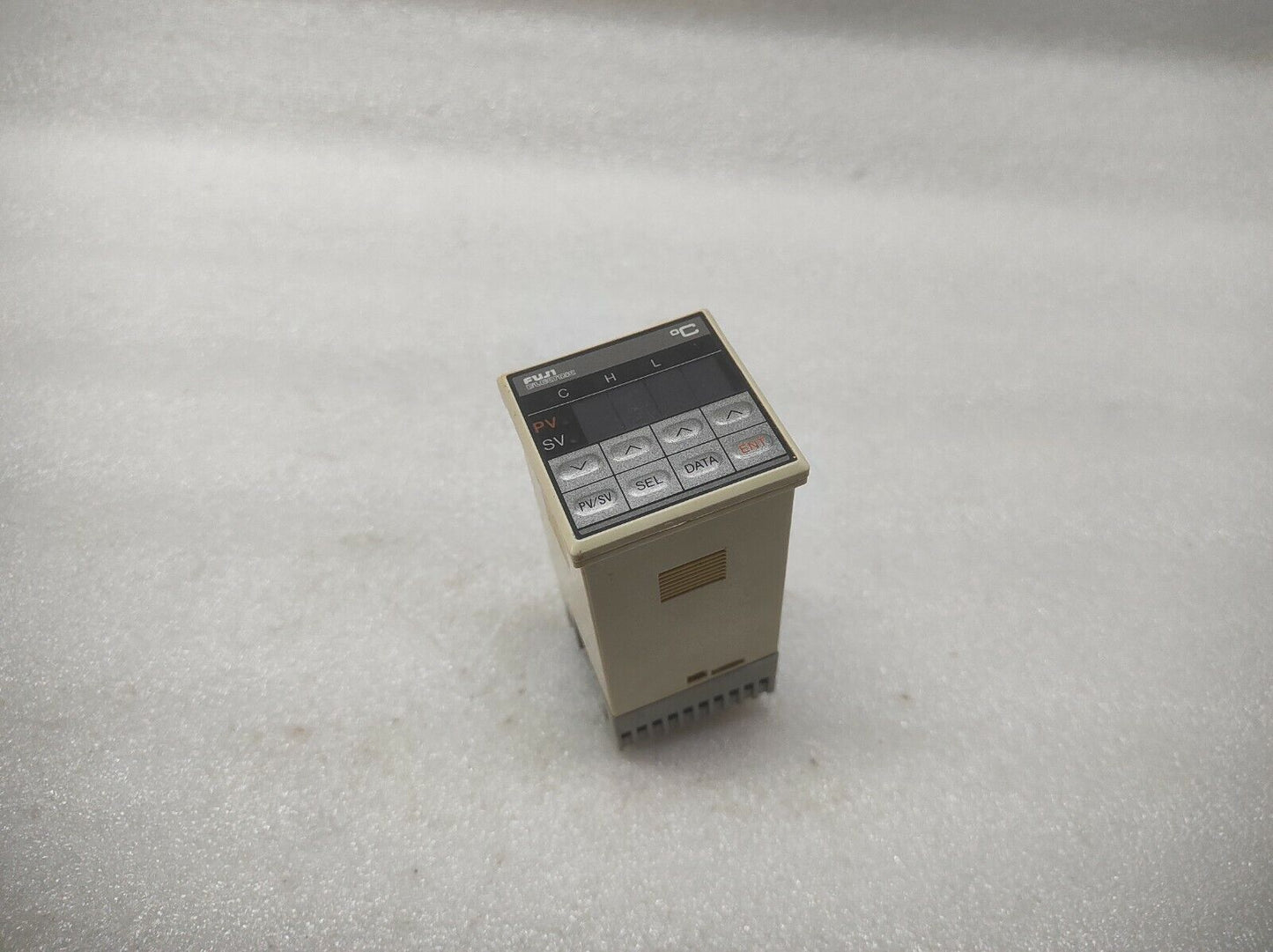 FUJI ELECTRIC PZY4 TEMPERATURE CONTROLLER 85-265V