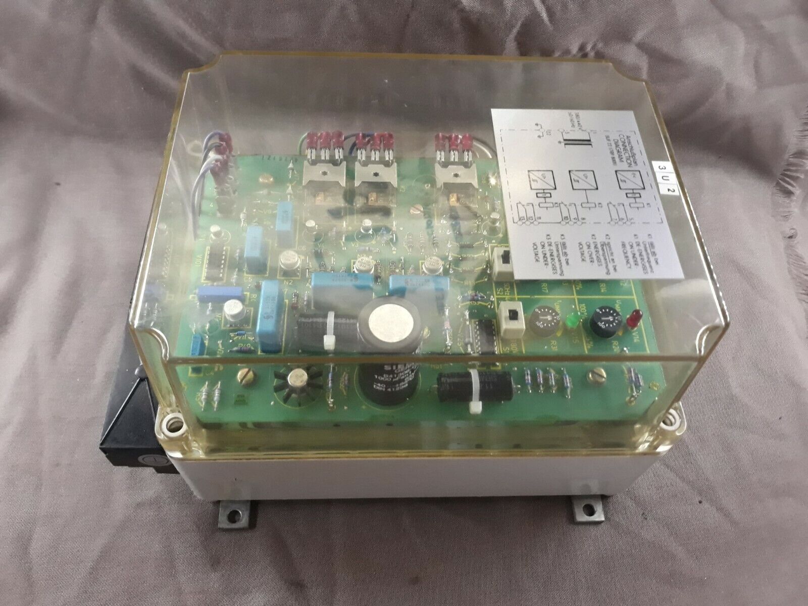 Siemens 7RP 8001 Voltage Frequency Relay SUF22