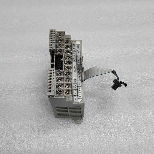 ALLEN BRADLEY CAT 1762-IQ16 SER B 16 PT INPUT MODULE