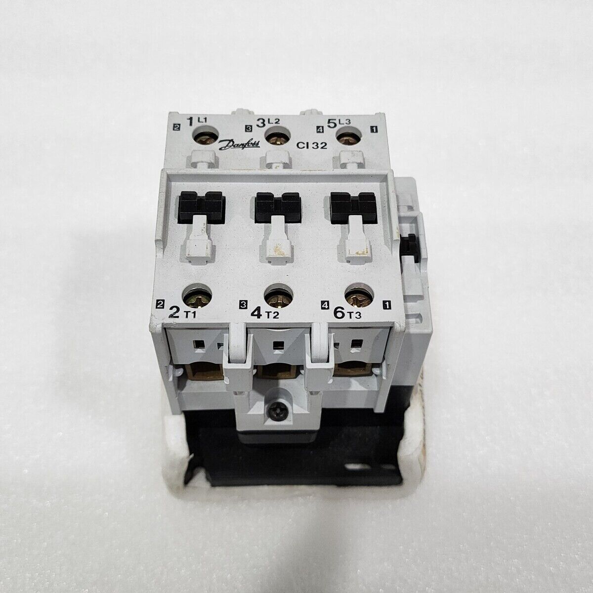 DANFOSS CI32 CONTACTOR 24VAC 037H0061.13