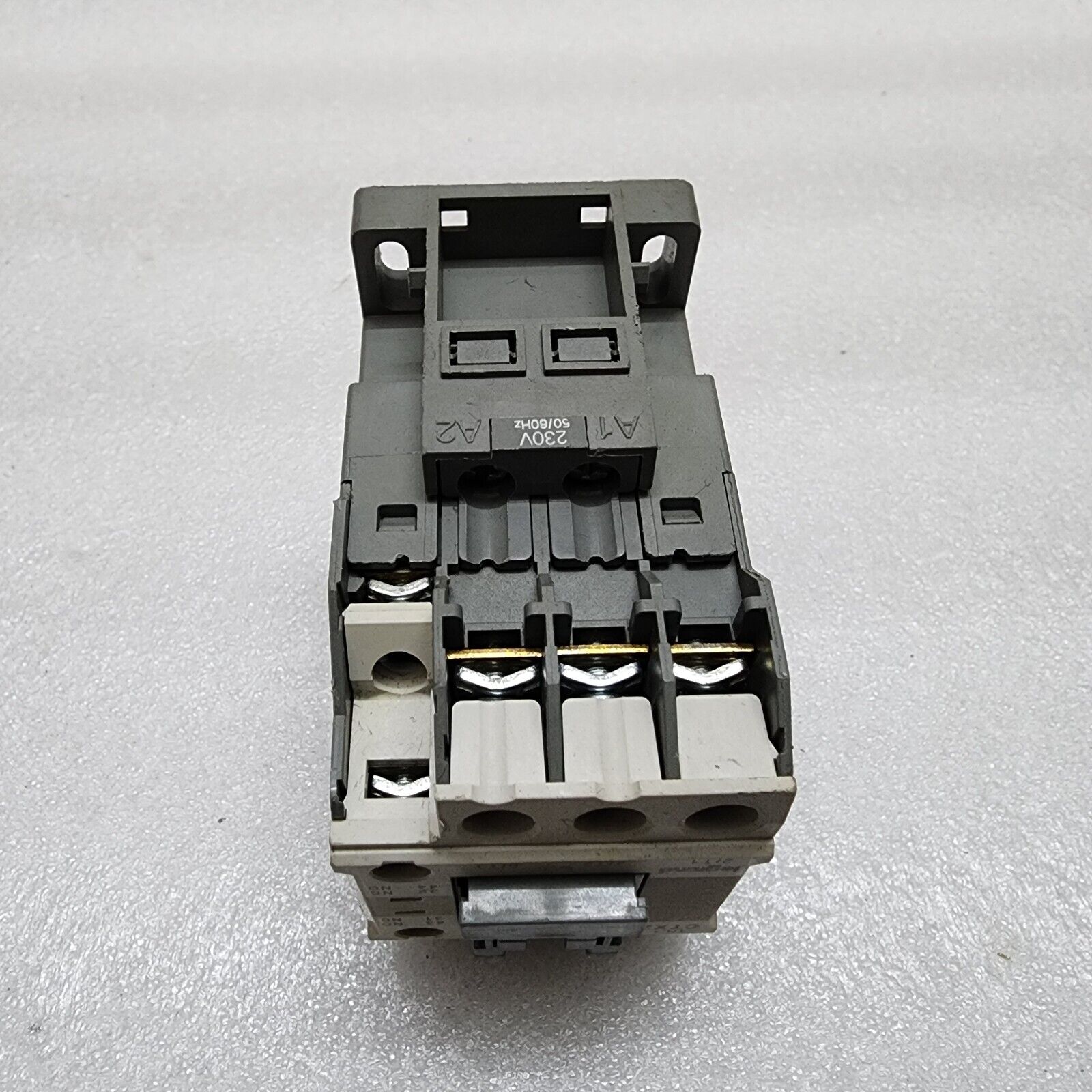 LEGRAND CTX22 MAGNETIC CONTACTOR 9A COIL VOLTAGE 230V