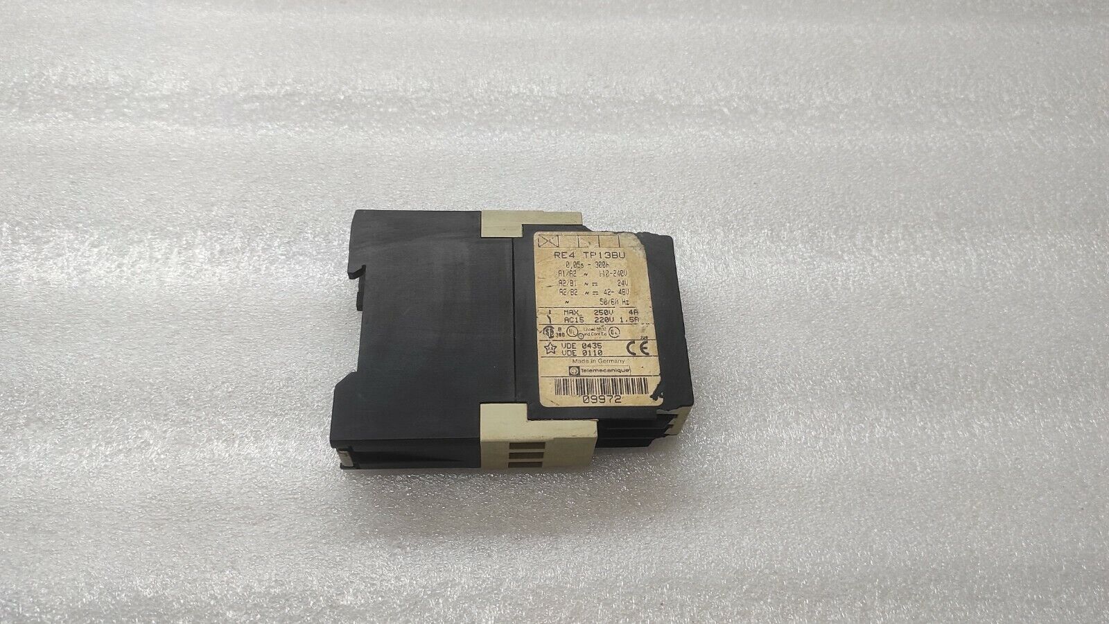 TELEMECANIQUE RE4 TP13BU TIME DELAY RELAY 09972 110-240V/24V/42-48V 0.05S-300H