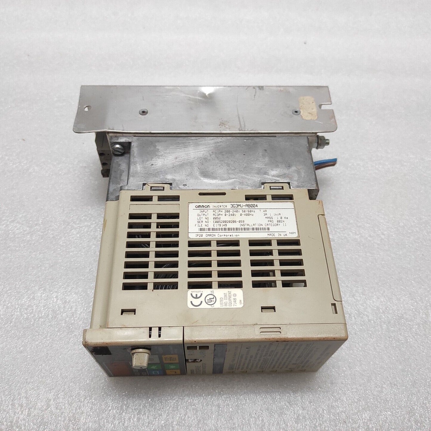 OMRON SYSDRIVE 3G3MV-AB004 AC-DRIVE 0.55kW 200-240V