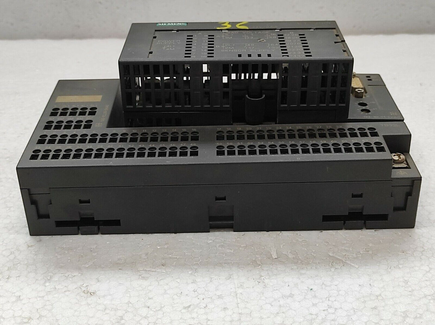 Siemens 6ES7 193-1CL00-0XA0 Terminal Block 6ES7 133-1BL01-0XB0 ET200L