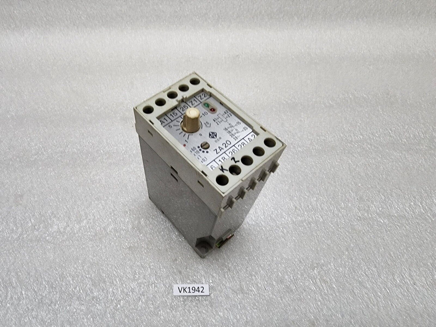 DDR ZA20 TIME RELAY 136 35 12 901 02