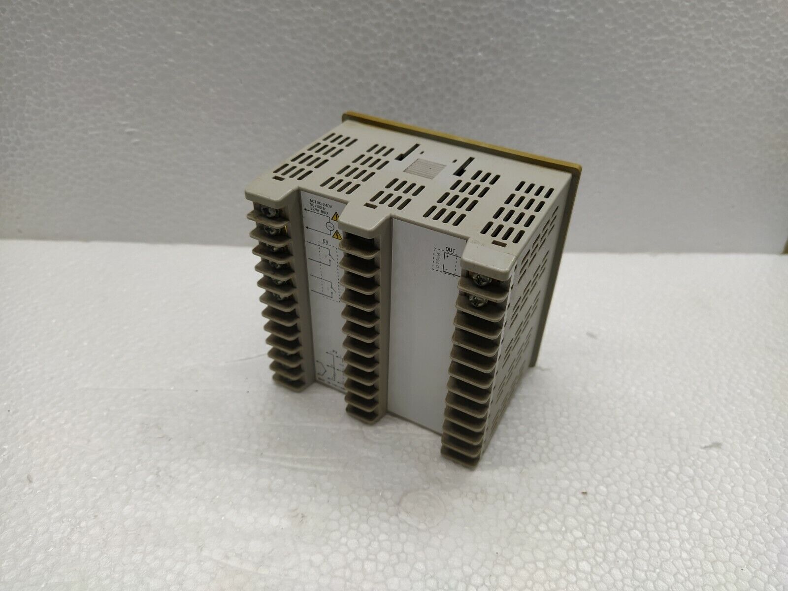 Yamatake Azbil SDC 36 Digital Indicating Controller C36TC0UA4000 SDC36 100-240V