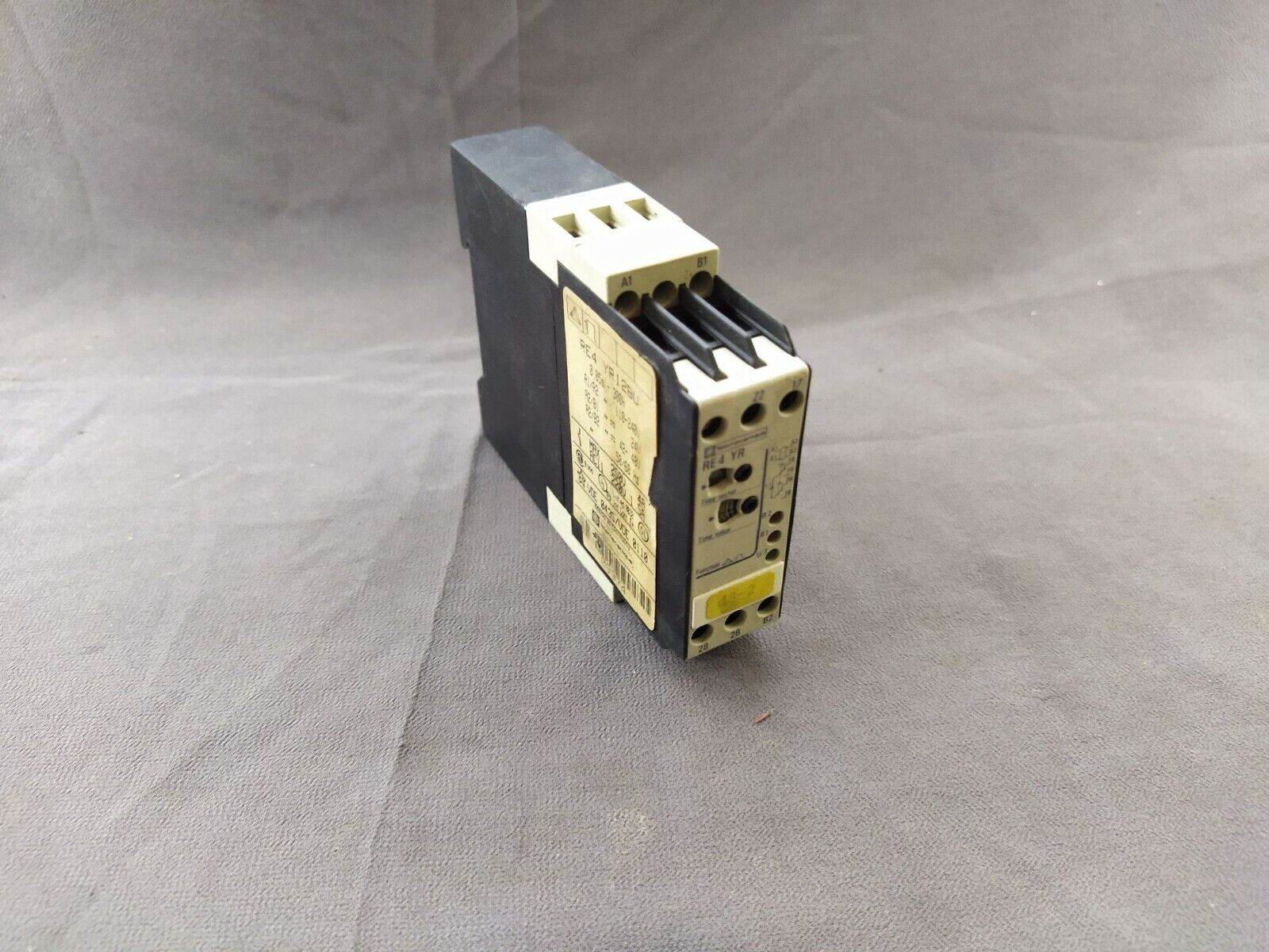 Telemecanique RE4 YR Timer Relay RE4 YR12BU 0.05s-300h 110-240V