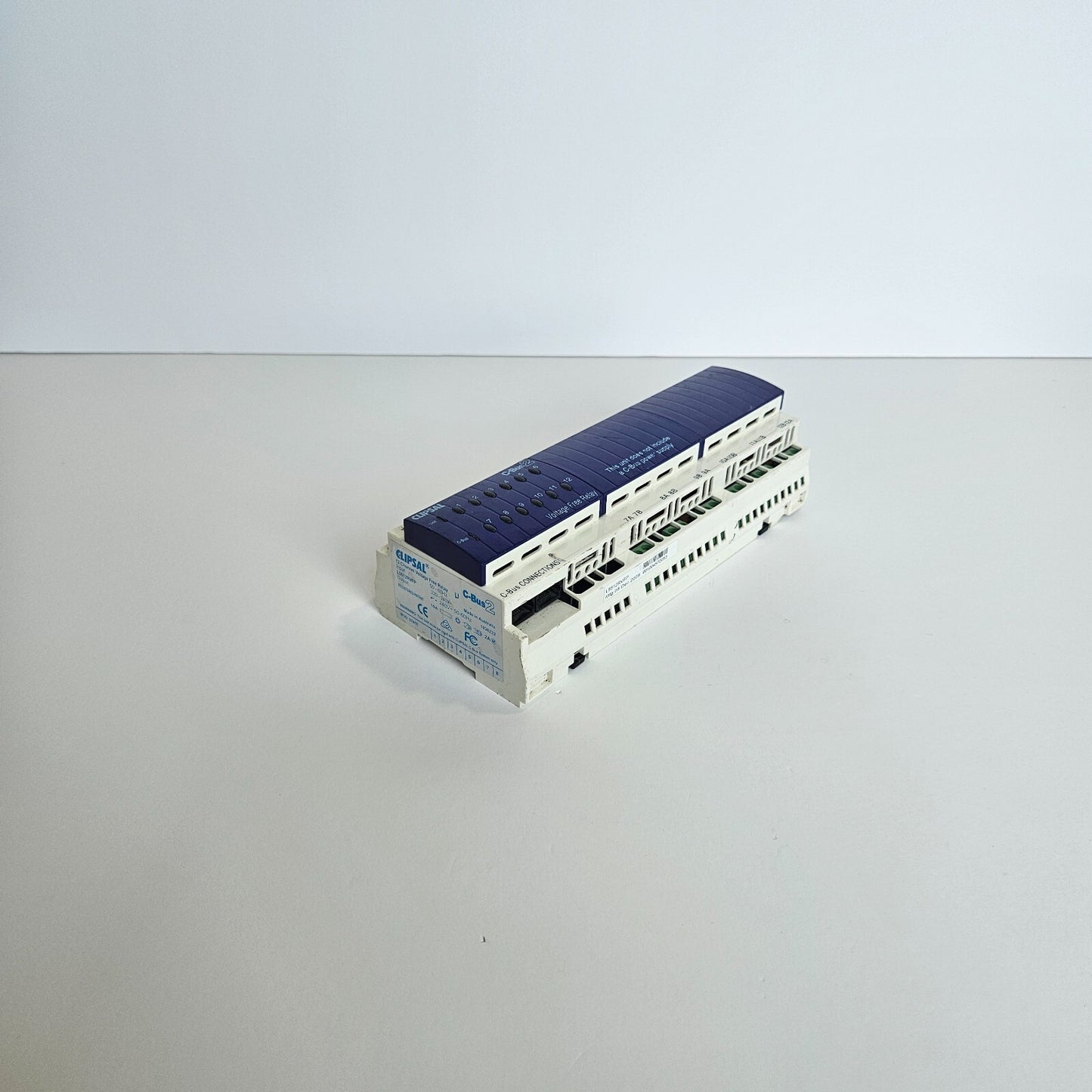 CLIPSAL L5512RVFP 12-CHANNEL VOLTAGE FREE RELAY 220-240V