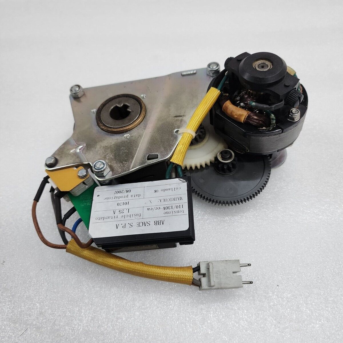 ABB SACE 1SDA038323R1 GEARED MOTOR DEVICE 110/130V-CC/CA 1.25A