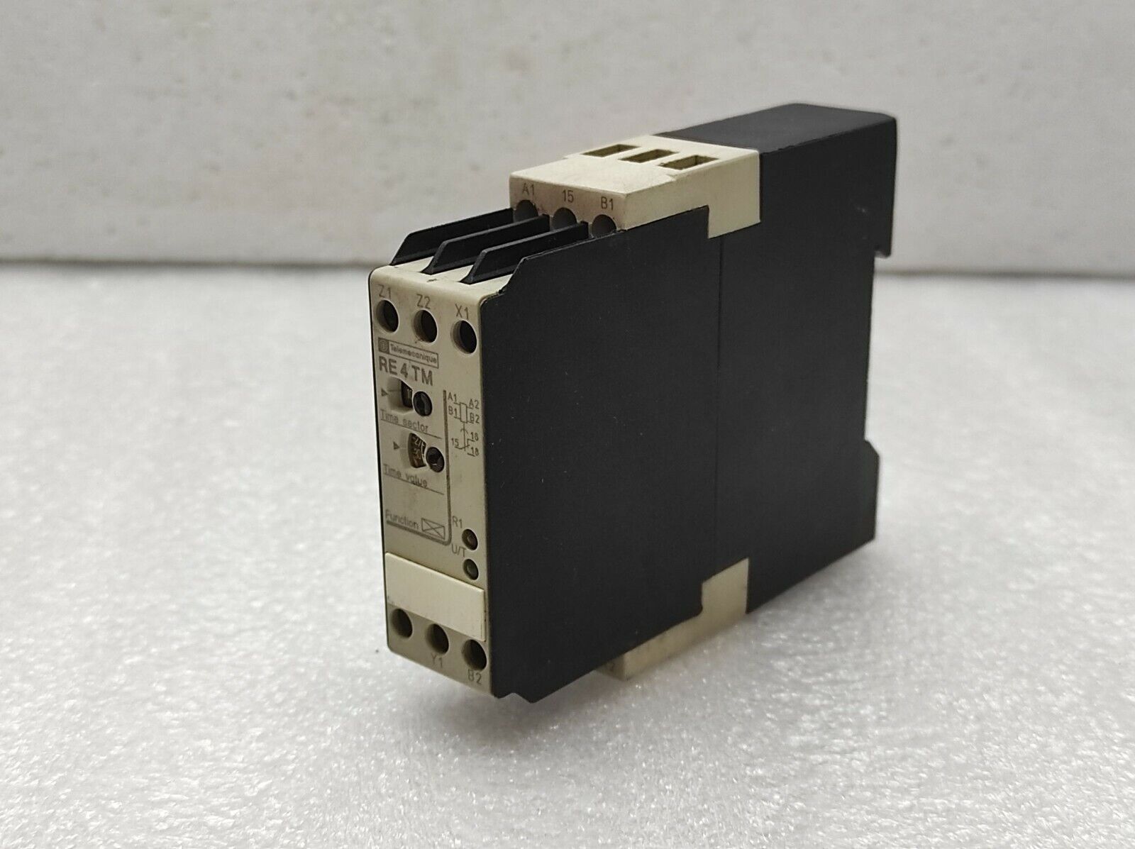 TELEMECANIQUE RE4 TM1 1BU TIMING RELAY 09971 110-240v/24v/42-48V 0.05S-300H RE4 