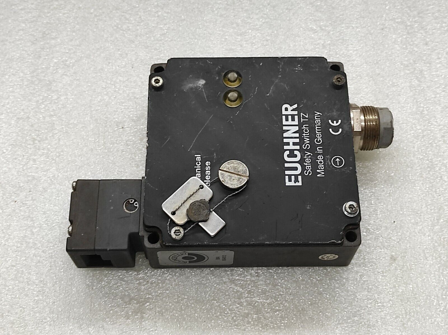 EUCHNER TZ2LE024SR6 SAFETY SWITCH 049159 230V/24VDC 6A