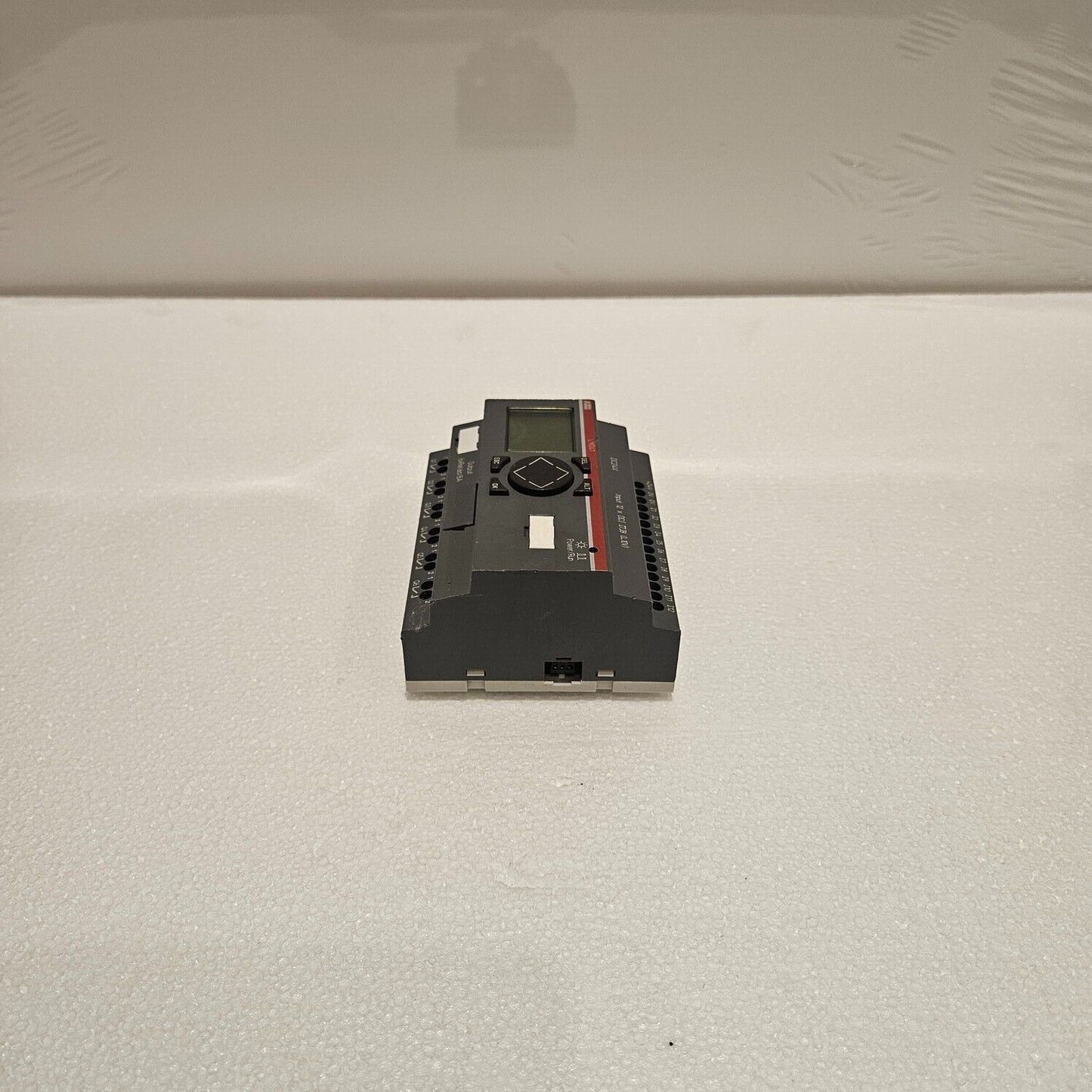 ABB LM041-CE18RDC LOGIC MODULE 1SVR440620R5300