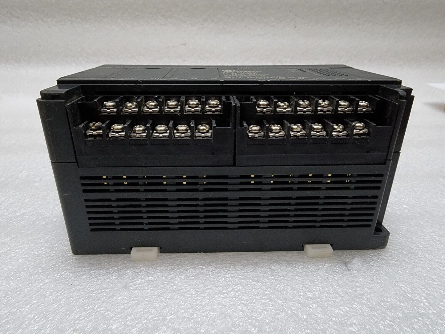 GE IC200UDR005-DK VERSAMAX MICRO 28 POINT PLC CONTROLLER