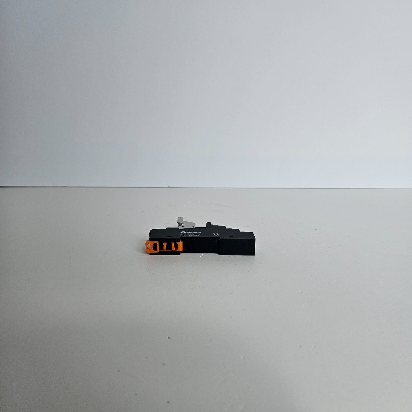 DEGSON DPRT08A-F3 RELAY SOCKET