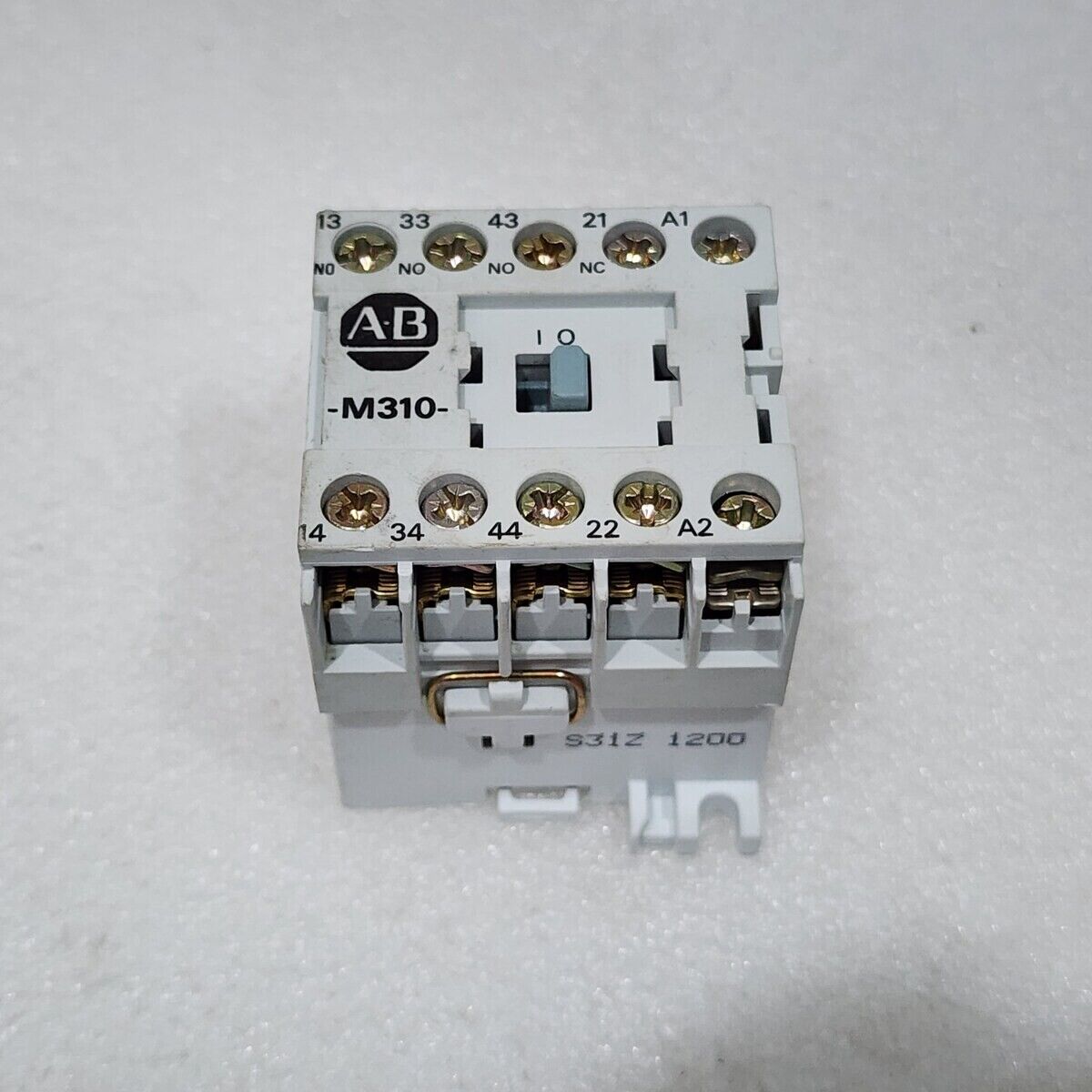 ALLEN BRADLEY 700DC-M310 SER A CONTROL RELAY COIL VOLTAGE 24VDC