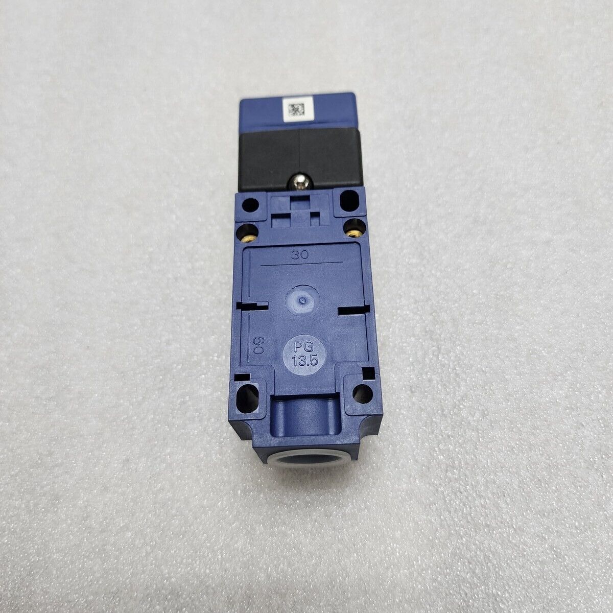 TELEMECANIQUE XS7C4A1MPG13 INDUCTIVE PROXIMITY SWITCH SENSOR 24-240V AC/DC