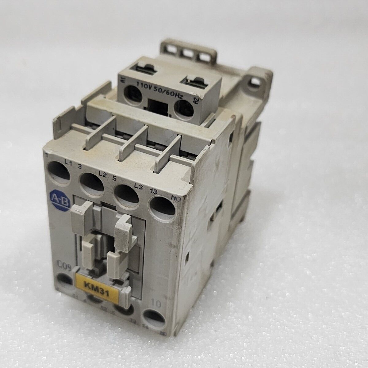 ALLEN BRADLEY C09 MAGNETIC CONTACTOR CAT 100-C09-10 COIL VOLTAGE 110V