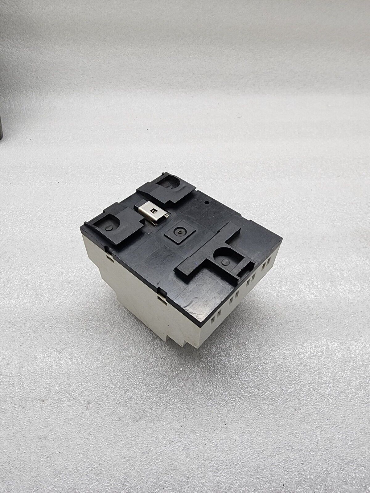 MOELLER EASY 412-AC-R 90-264VAC FOR PARTS NOT WORKING