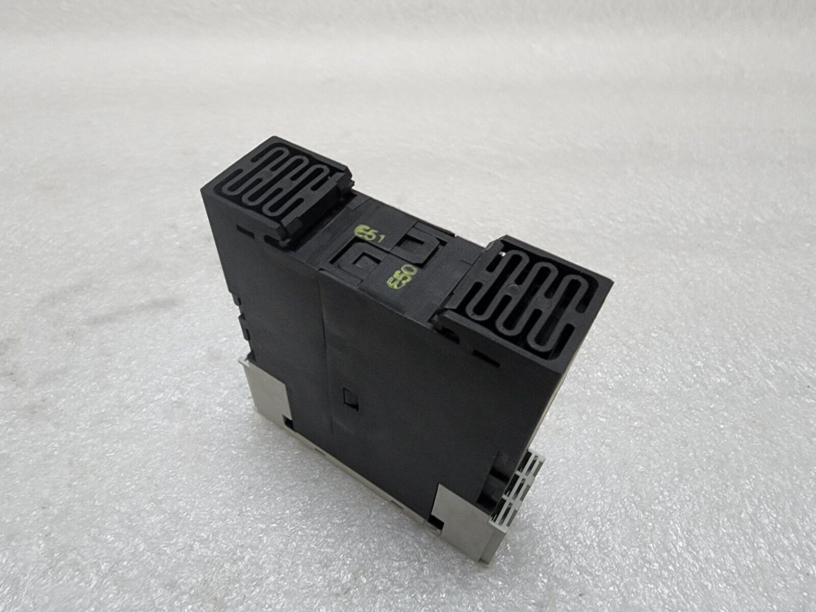 SIEMENS 3RP1513-1AP30 ON DELAY TIME RELAY