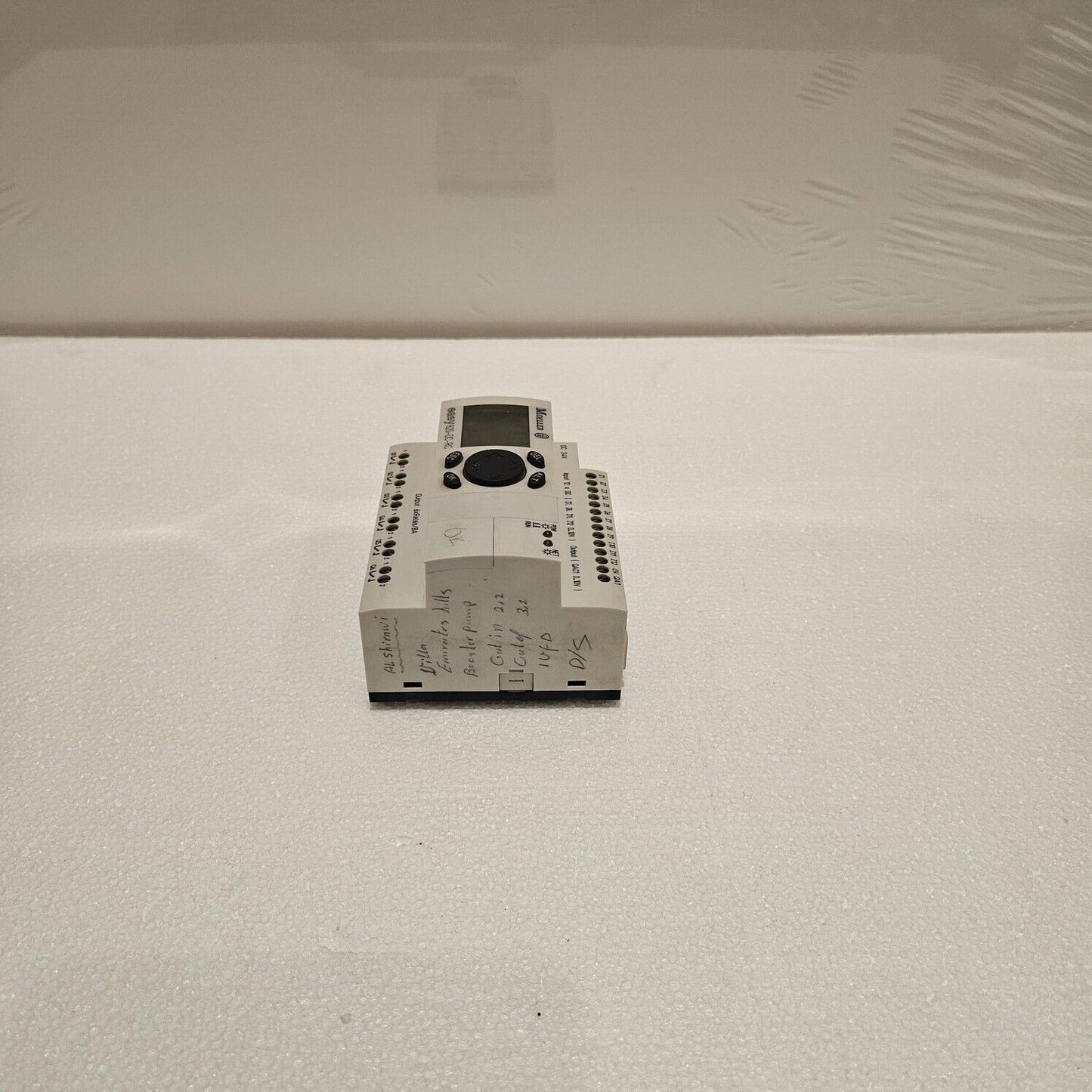 EATON EASY 820-DC-RC PROGRAMMABLE CONTROL RELAY 24VDC