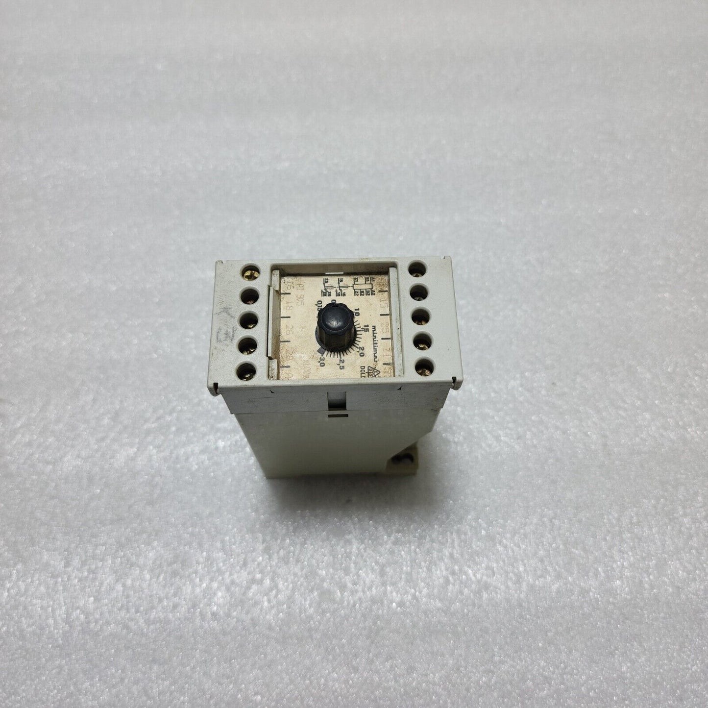 DOLD AI 905.82 TIME RELAY 220V