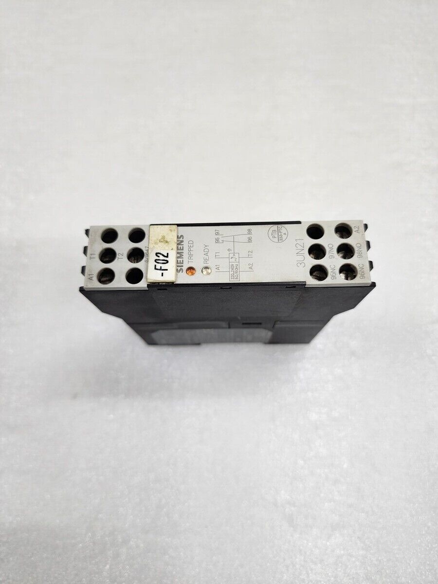 SIEMENS 3UN2100-0AN7 MOTOR THERMISTOR MODULE RELAY 220-240V