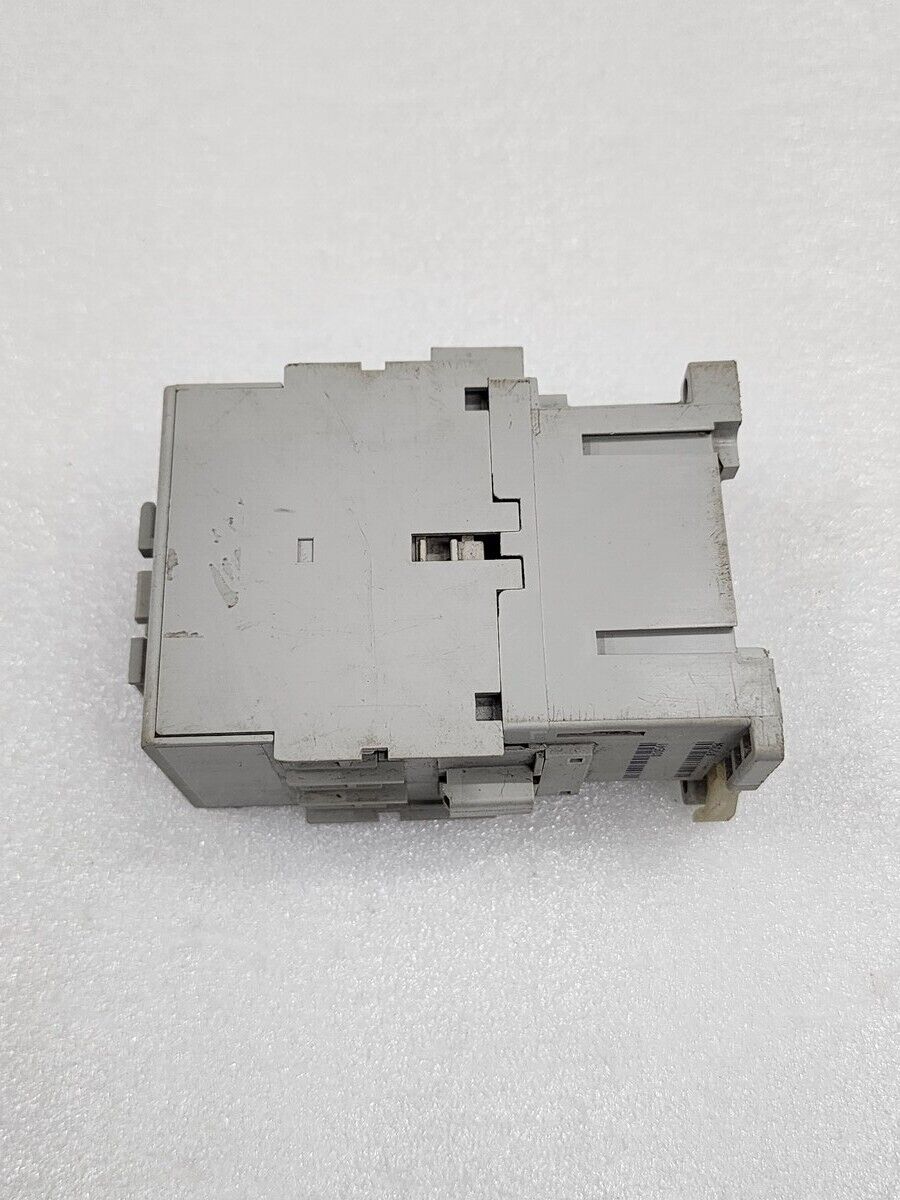 ALLEN BRADLEY CAT 100-C30E-00 SER C MAGNETIC CONTACTOR COIL VOLTAGE 24VDC