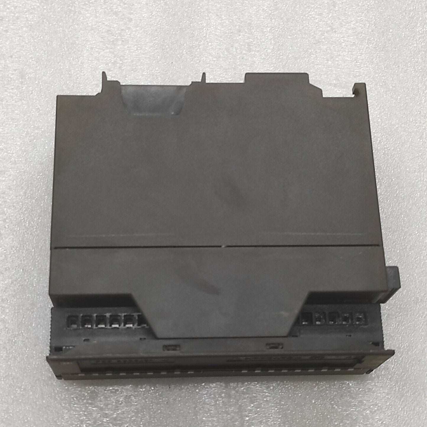 SIEMENS 6ES7 322-1HH01-0AA0 OUTPUT MODULE