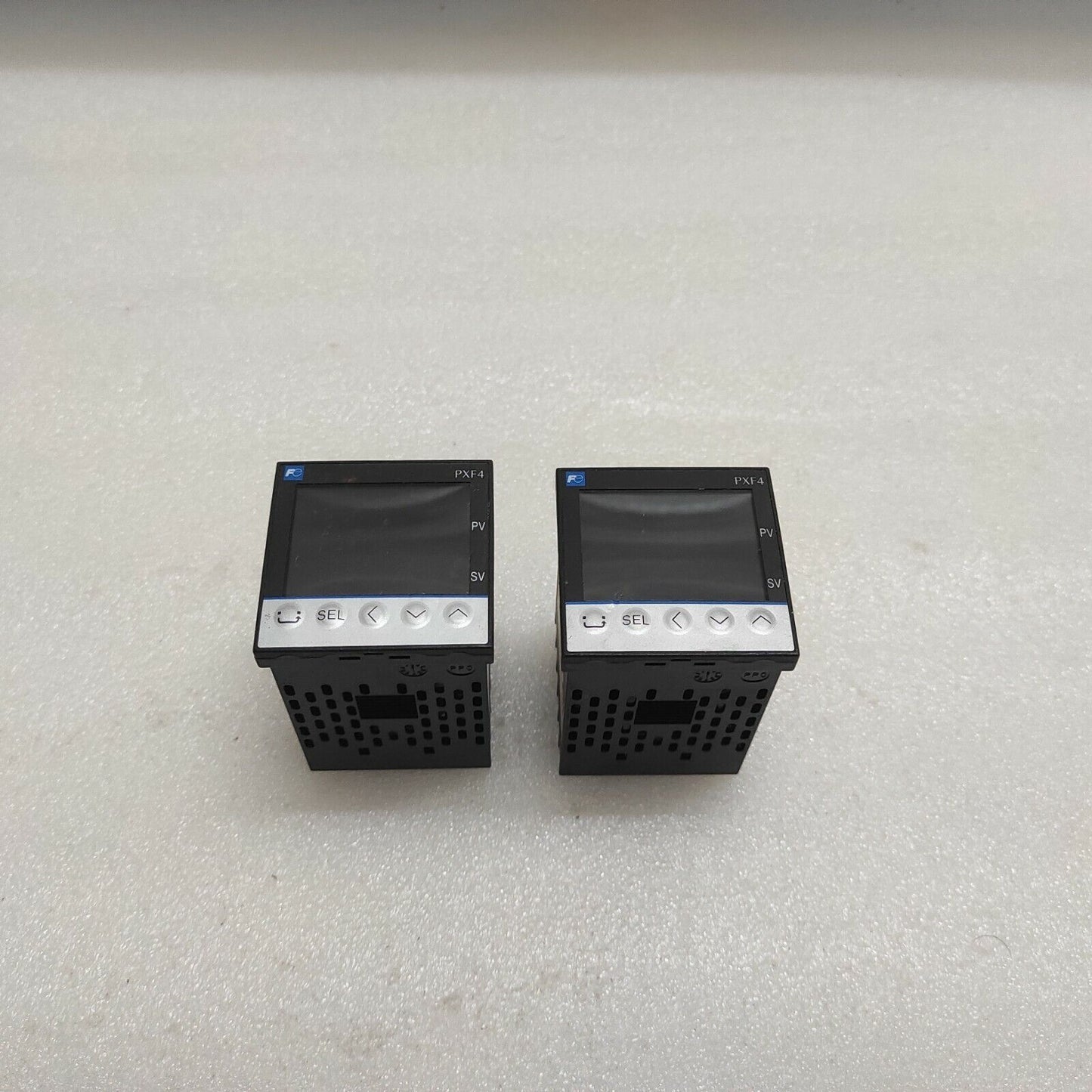 FUJI ELECTRIC PXF4 TEMPERATURE CONTROLLER PXF4ACR2-1VY00-P 100-240VAC 