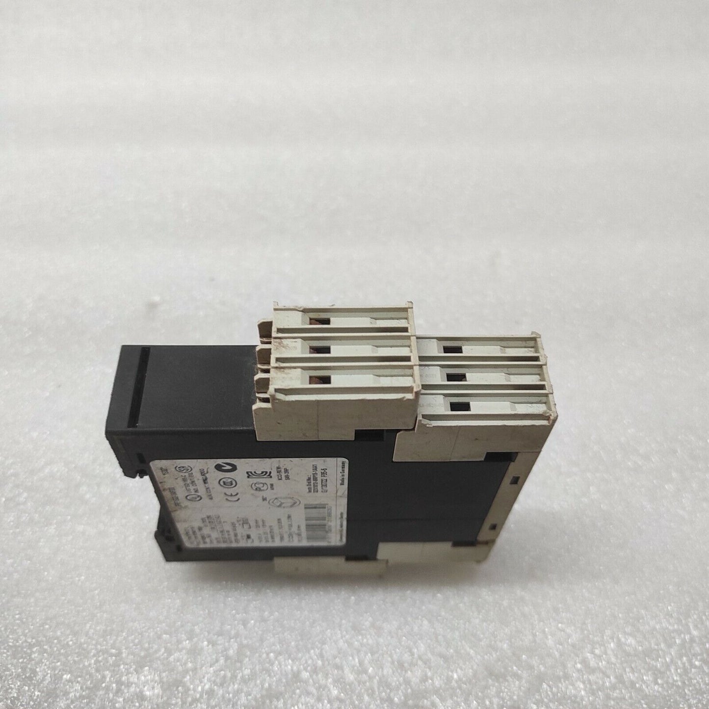 SIEMENS 3RP1532-1AP30 TIMER RELAY 24V