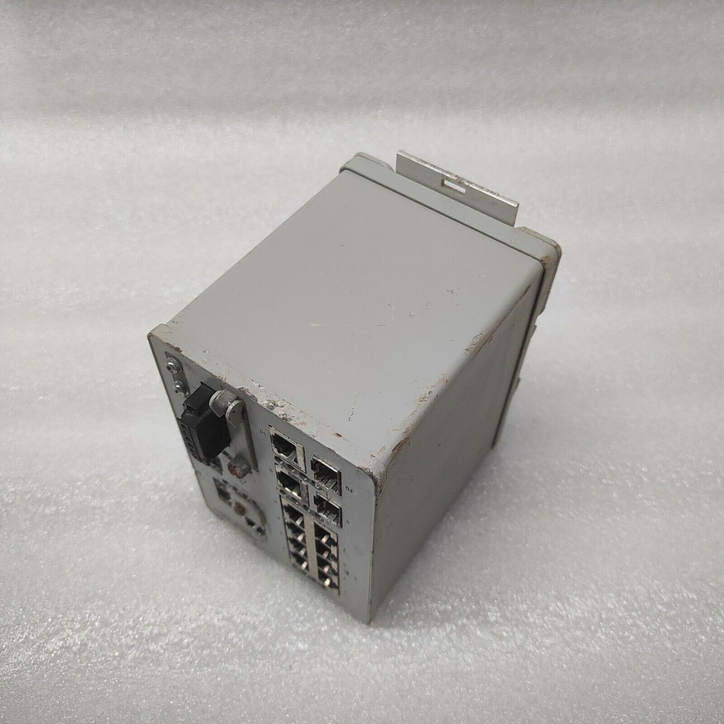 ALLEN BRADLEY STRATIX 5700 ETHERNET SWITCH 1783-BMS10CL 