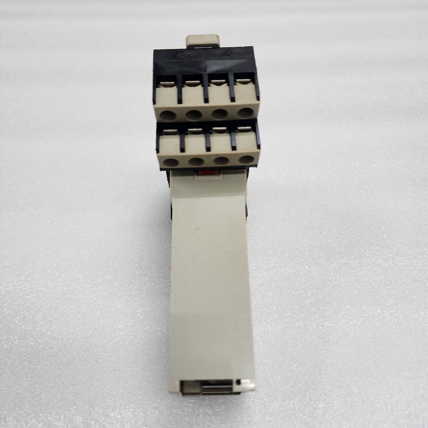 TELEMECANIQUE RHR418B OFF DELAY TIMING RELAY WITH SUPPRESSOR 24V AC/DC