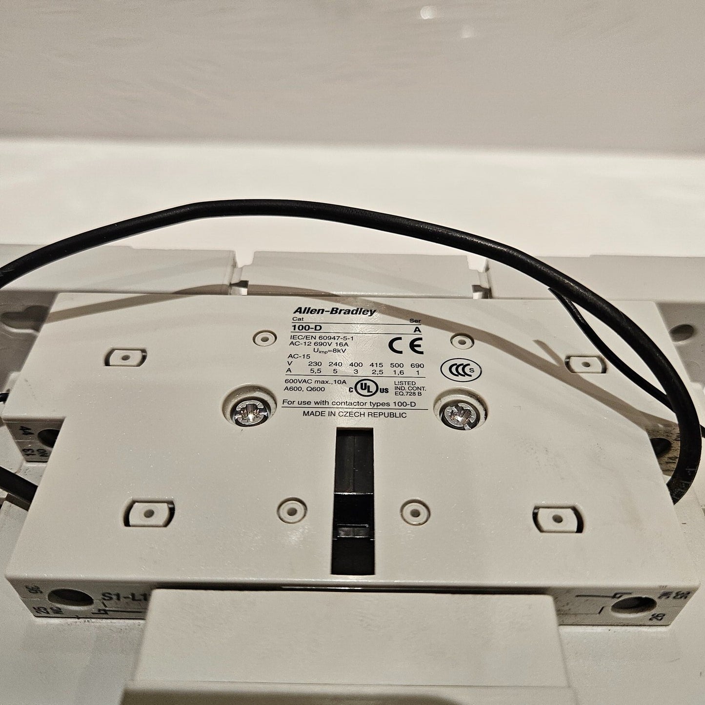 ALLEN BRADLEY CAT 100-D140 3-POLE MAGNETIC CONTACTOR 250A COIL VOLTAGE 24VDC