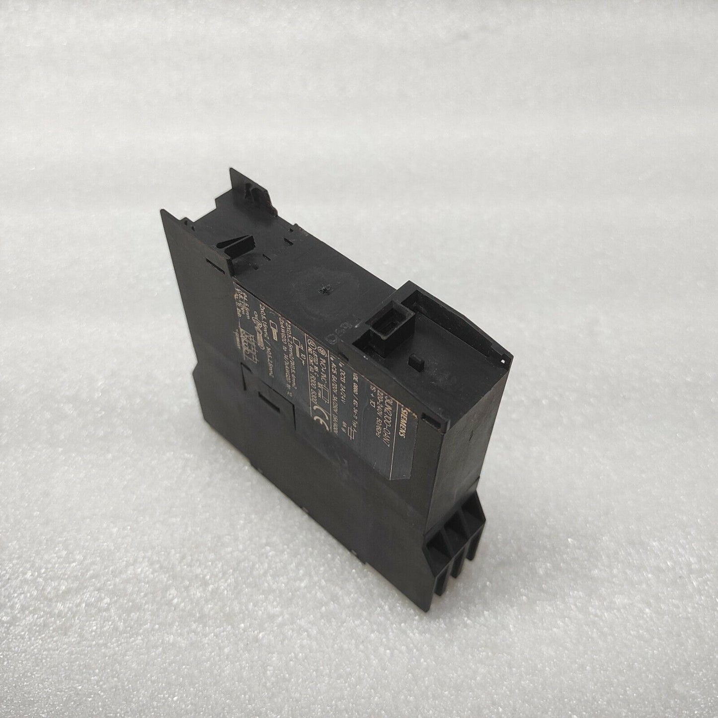 SIEMENS 3UN2100-0AN7 MOTOR THERMISTOR MODULE RELAY 220-240V