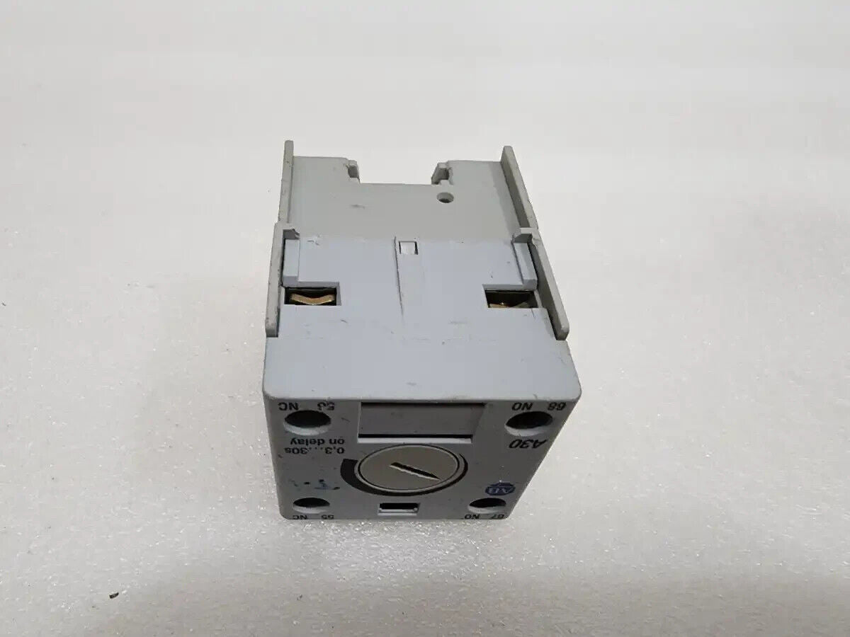 ALLEN BRADLEY CAT 100-FPT PNEUMATIC OFF DELAY TIMER 3-30SEC