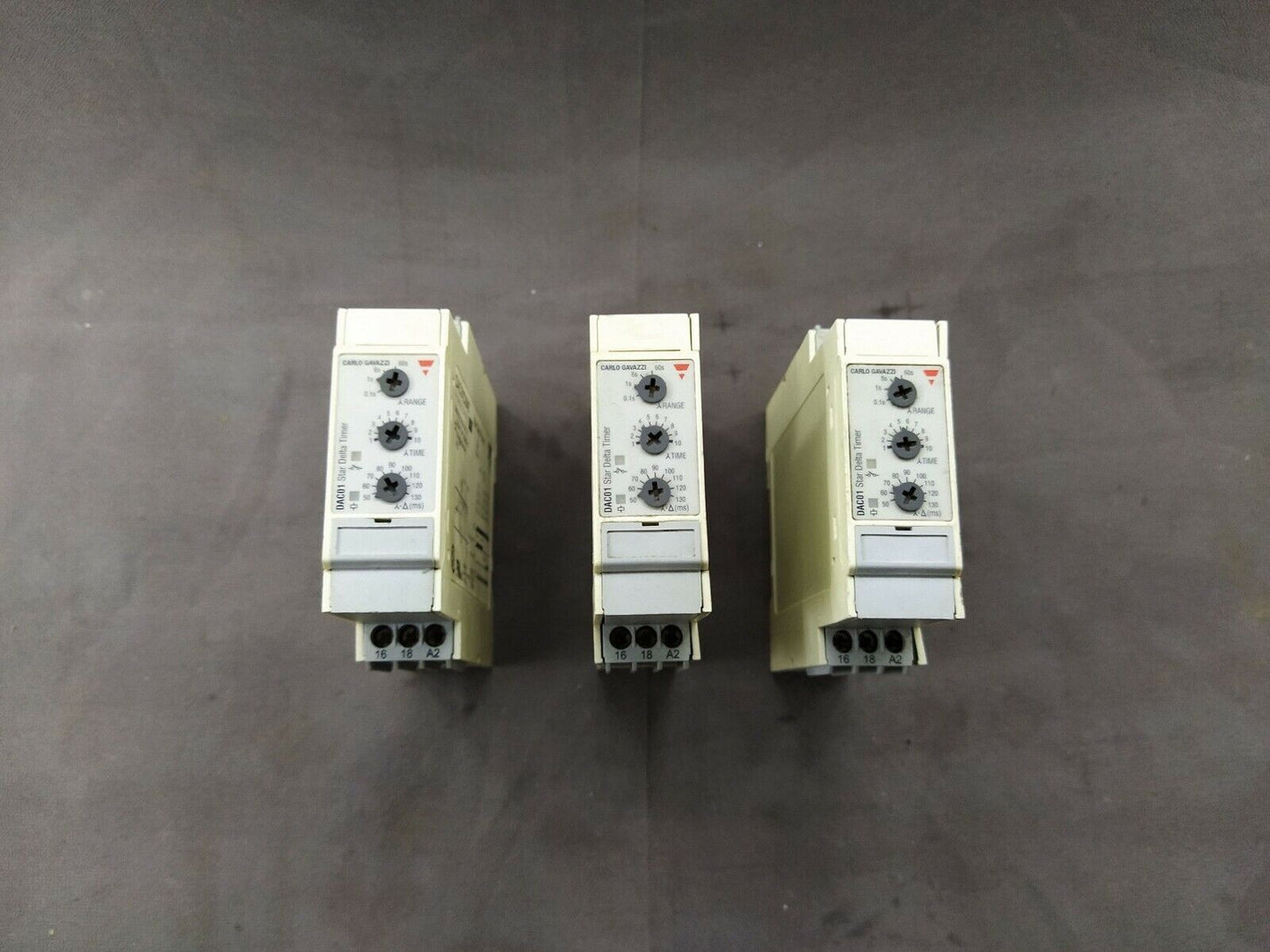 Carlo Gavazzi DAC01 Star Delta Timer DAC01CM40 380-415 VAC BODY BEND 
