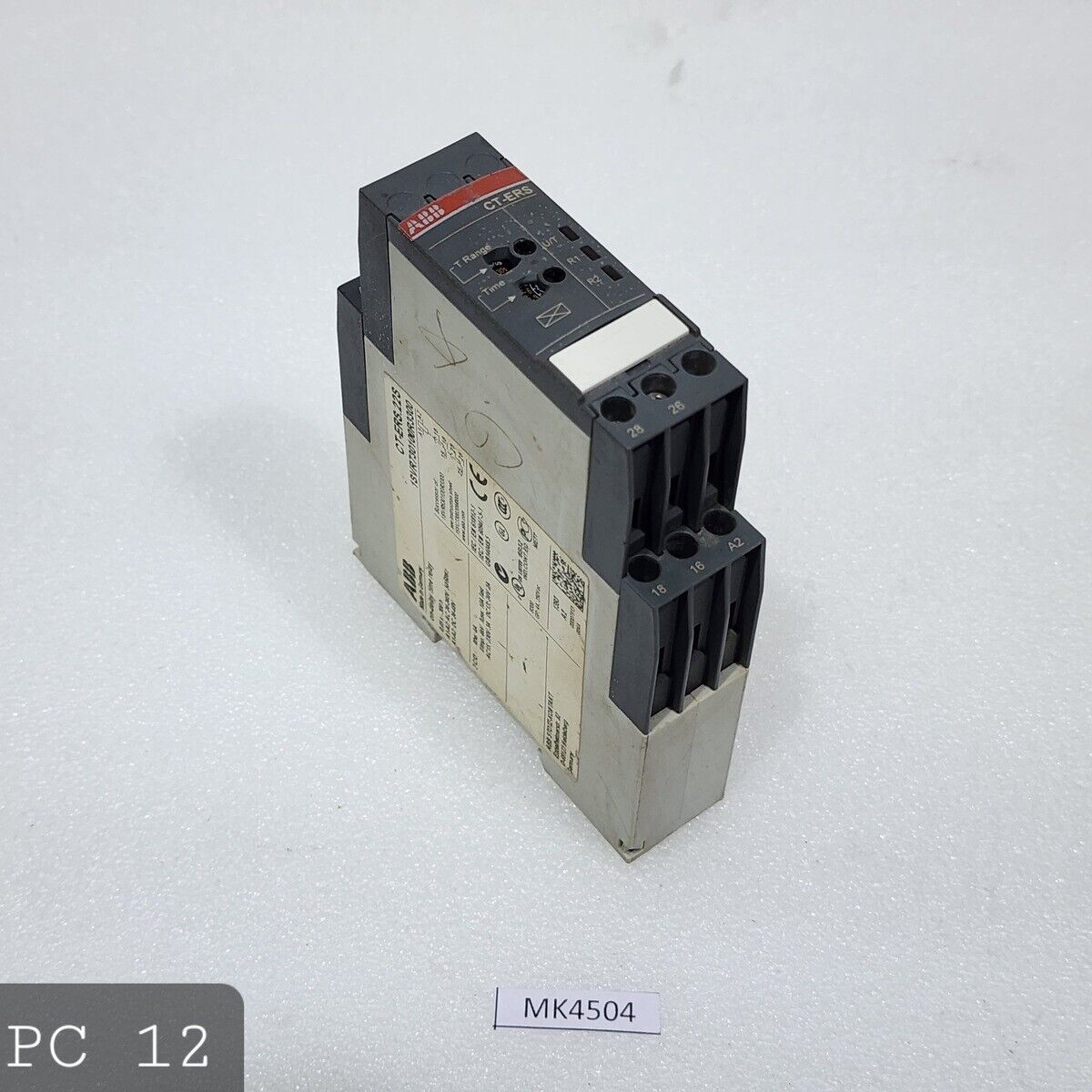 ABB CT-ERS.22S ON DELAY TIMING RELAY 1SVR730100R3300̉