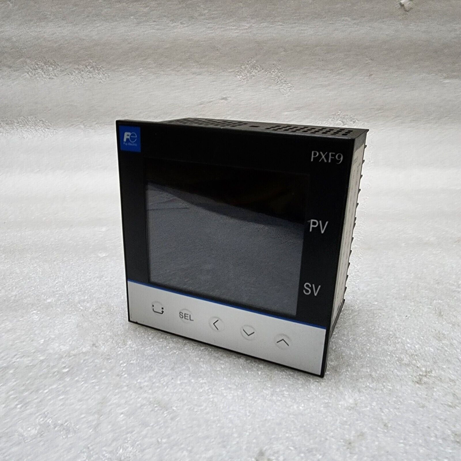 FUJI ELECTRIC PXF9AAY2-1VM00-P TEMPERATURE CONTROLLER 100-240VAC