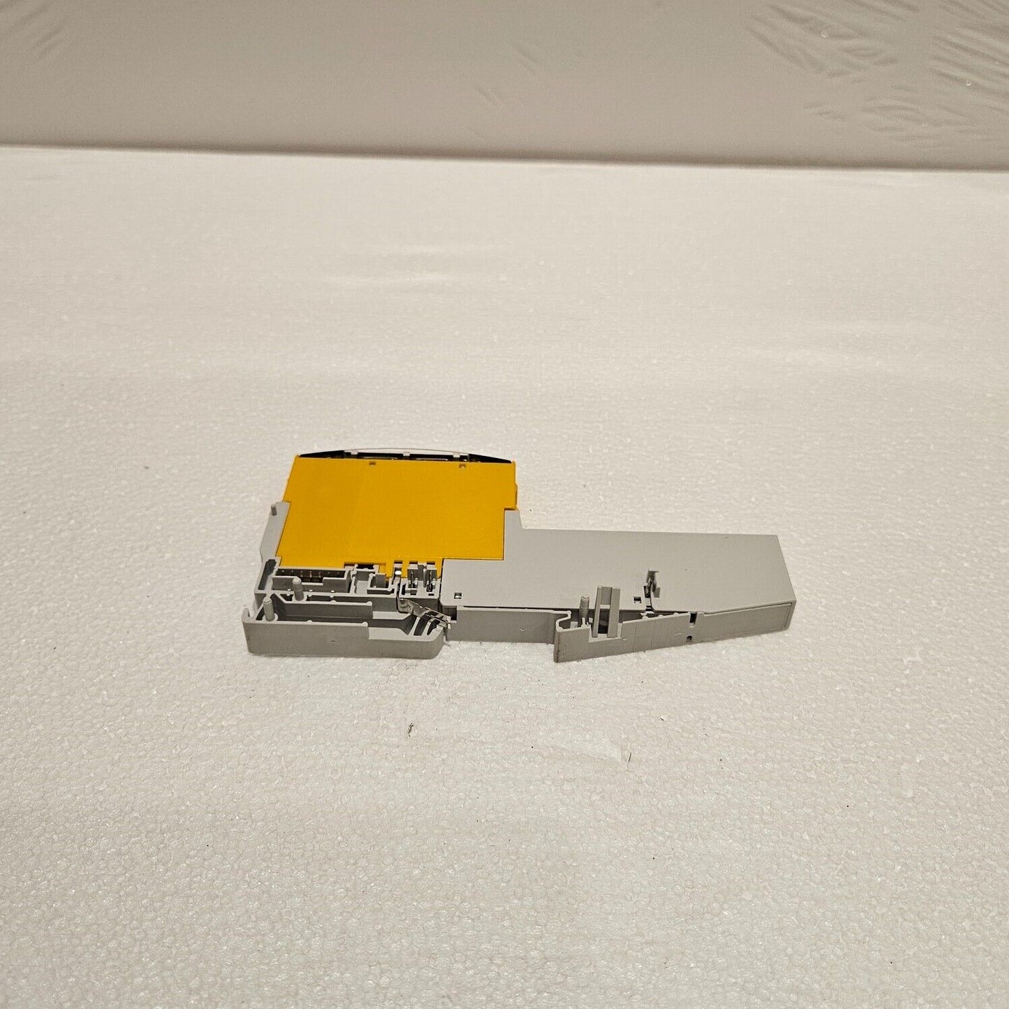 PILZ PSSU E F 2DO 2 SAFE I/O MODULE 312215 LOT OF 4 UNIT