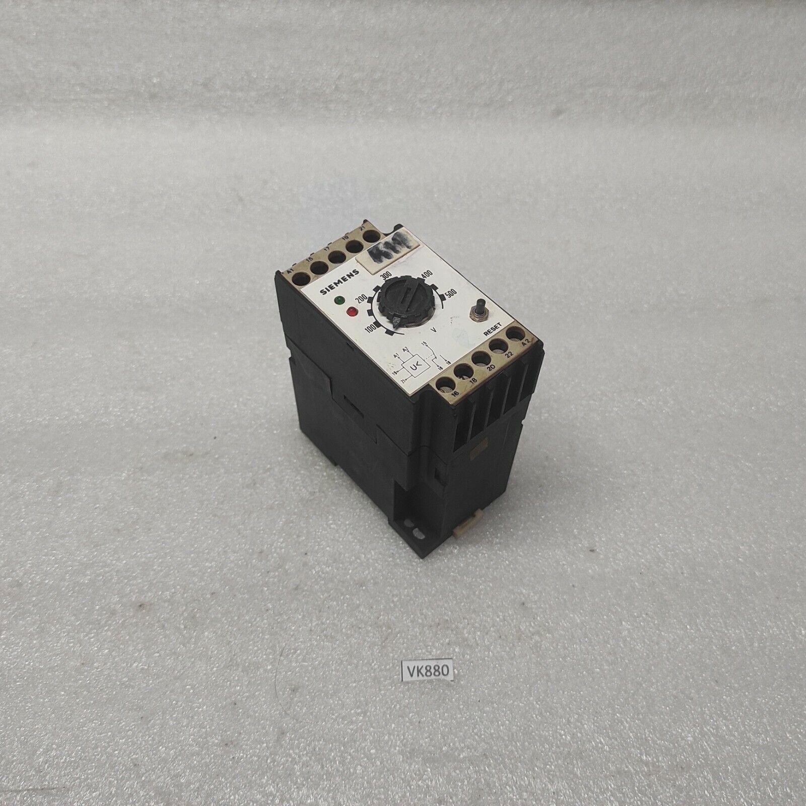 SIEMENS 7RA0015-0CA62 VOLTAGE RELAY