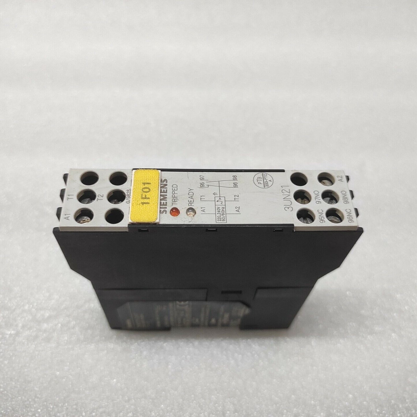 SIEMENS 3UN2100-0AN7 MOTOR THERMISTOR MODULE RELAY 220-240V