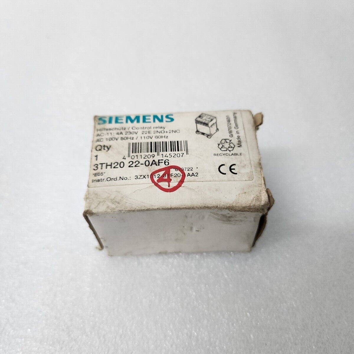 SIEMENS 3TH20 22-0AF6 CONTACTOR RELAY 22E 2NO+2NC