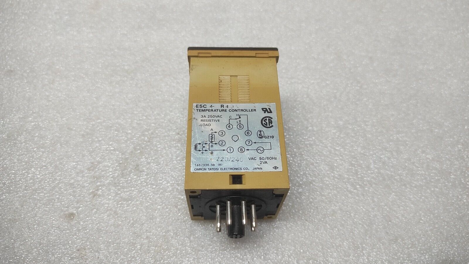 OMRON E5C4-R40 TEMPERATURE CONTROLLER 220-240V