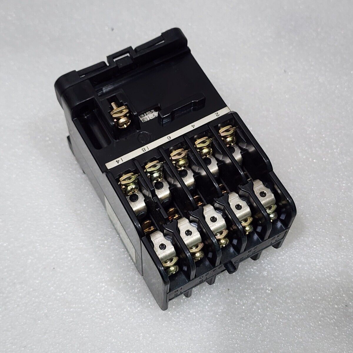 FUJI ELECTRIC SRC 50-4F/X AUX RELAY COIL VOLTAGE 200-240V