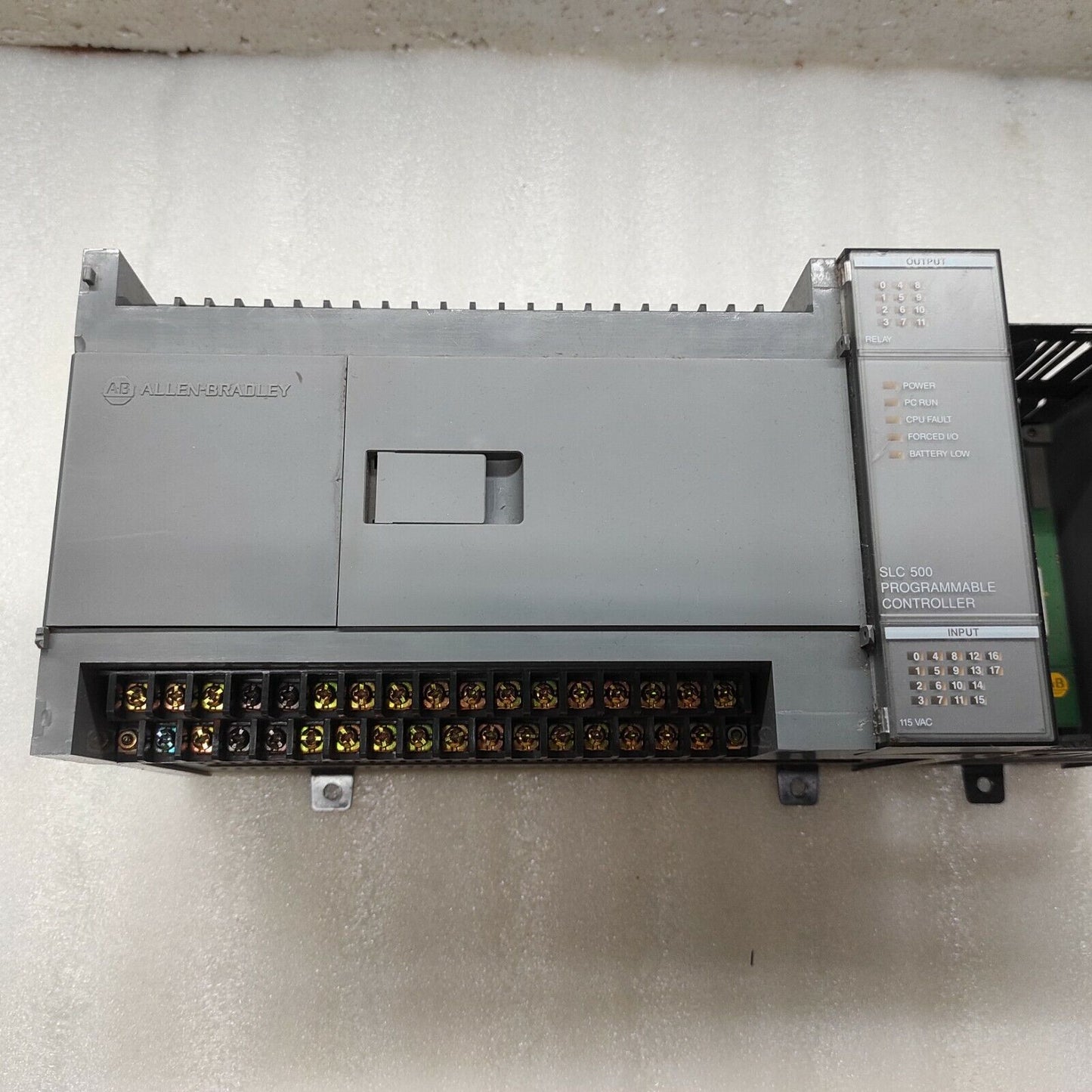 ALLEN BRADLEY 1747-L30A SLC500 PROGRAMMABLE CONTROLLER CRACKED/DAMAGED