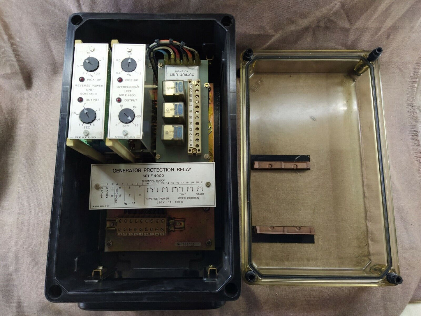 Neselco 601 E 4000 Generator Protection Relay 601E4000