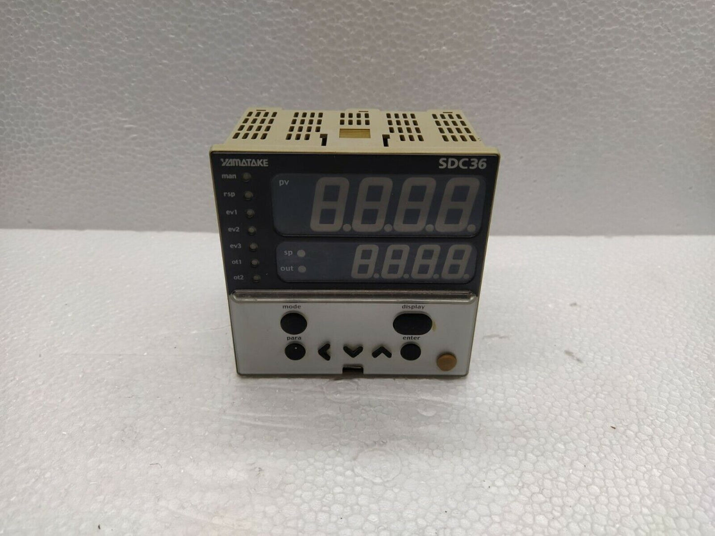 Yamatake SDC36 Digital Indicating Controller C36TC0UA1000 SDC 36 100-240V AC