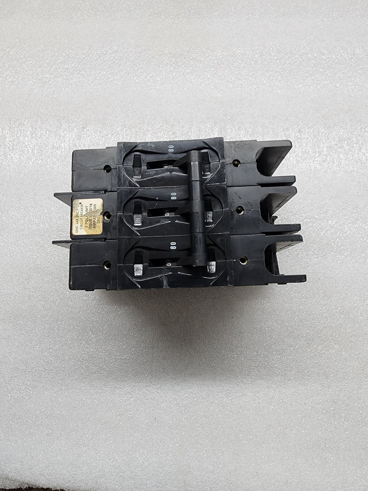 UND LAB INC LR26229 3-POLE CIRCUIT BREAKER 80A