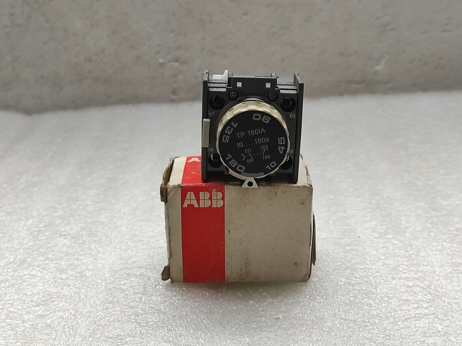 ABB TP180IA CONTACTOR DELAY TIMER 1SBN020301R1001 10-180S