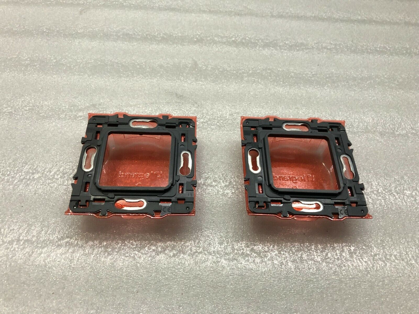 LEGRAND 080251 GANG SUPPORT MOUNTING FRAME LOT OF 2 UNIT
